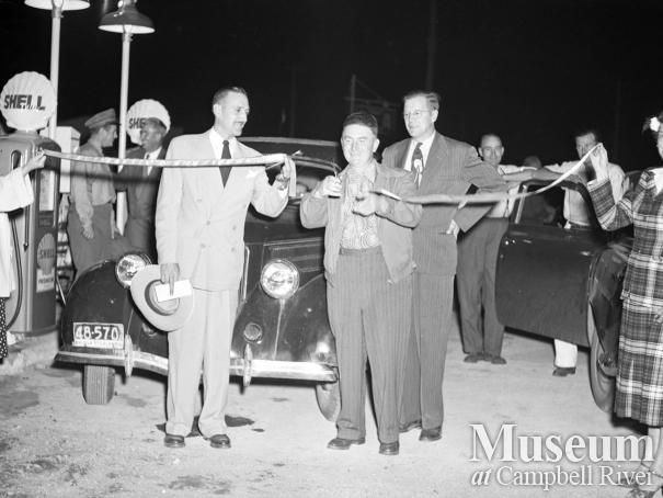 Official opening of El King's Shell Station