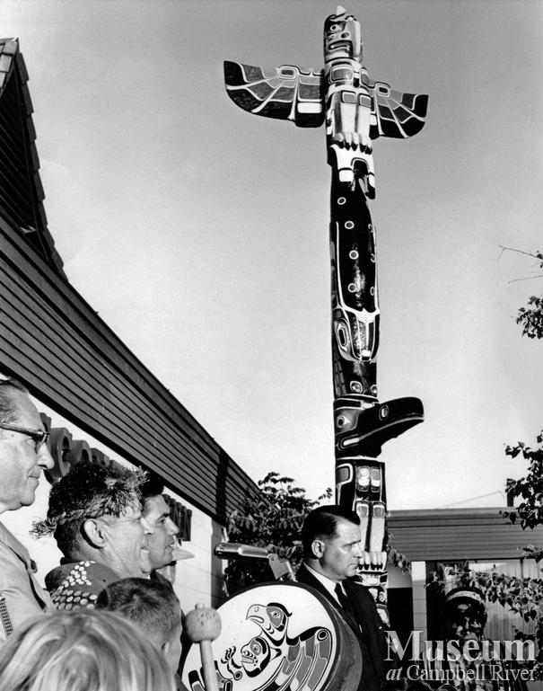 The Discovery Inn pole dedication ceremony, Campbell River